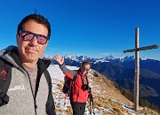 57 Al ligneo grande crocione con vista in Orobie (Arera-Menna)